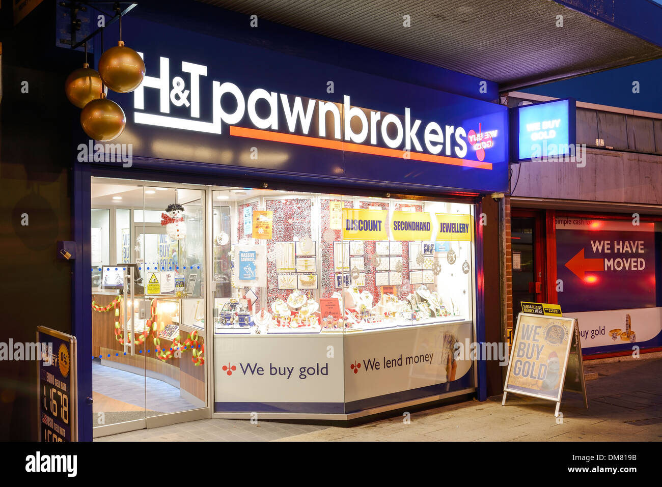 H & T Pawnbrokers shop in Coventry city centre Foto Stock