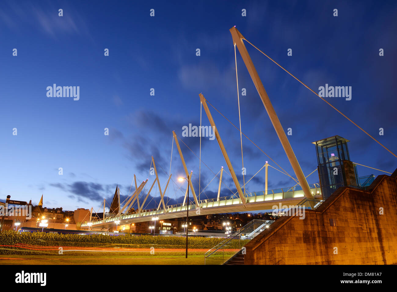 Il Footbridge Forthside a Stirling city centre Scozia UK Foto Stock