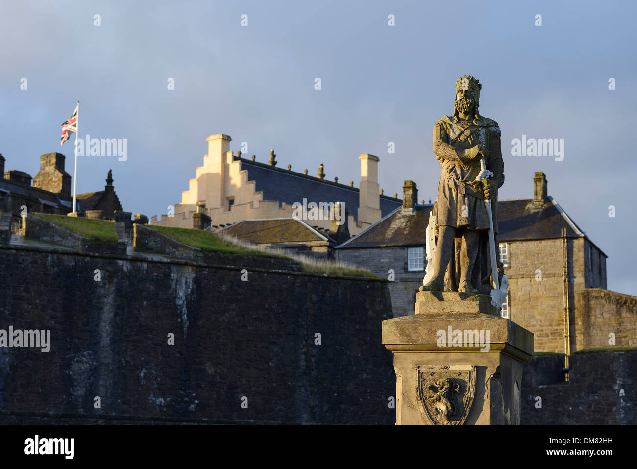 Statua di Robert the Bruce al di fuori del Castello di Stirling in Scozia Foto Stock