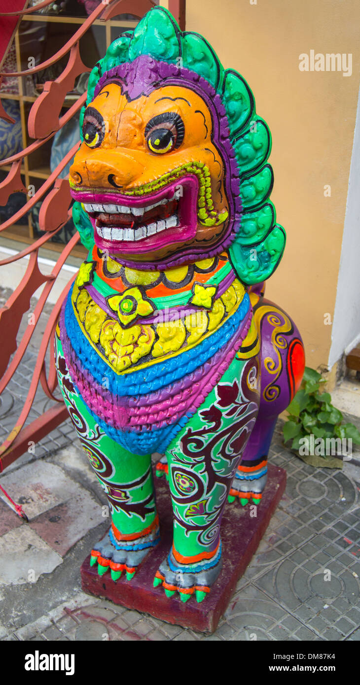 Statua colorata Phnom Penh Cambogia del Sud-est asiatico Foto Stock