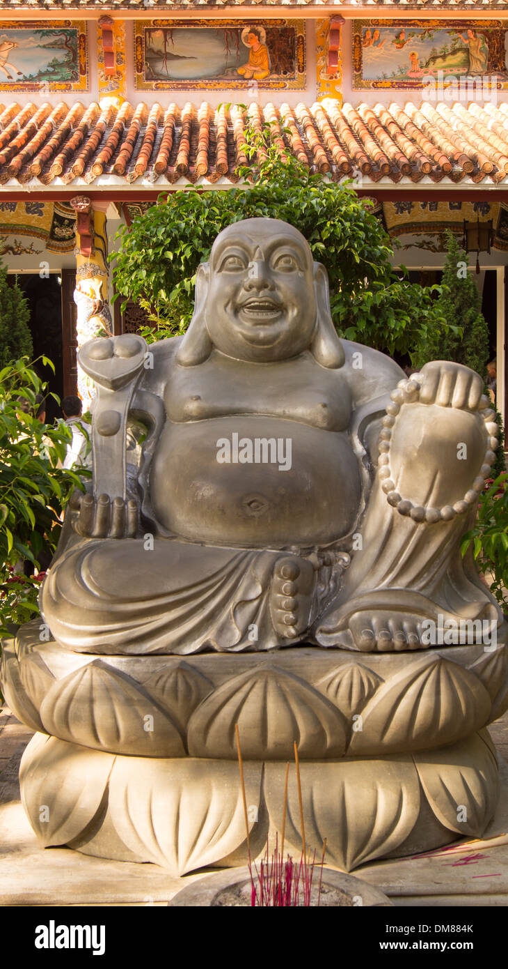 Grande Buddha scolpito Hoi An Vietnam del Sud-est asiatico Foto Stock