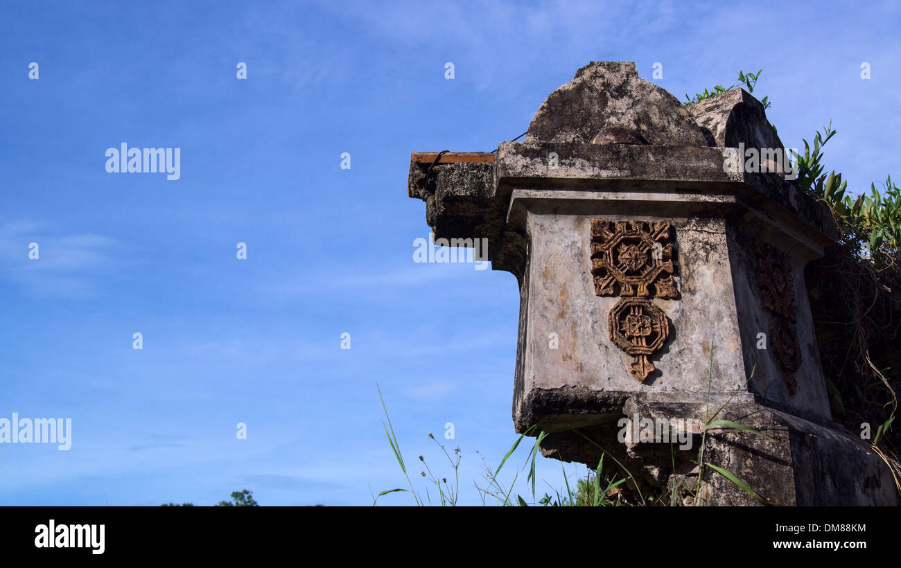 Vecchio Tempio pietra intagliata Hue Vietnam del Sud-est asiatico Foto Stock
