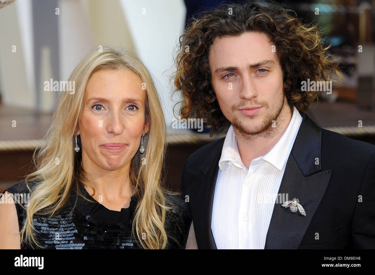 Sam Taylor-Wood; Aaron Taylor-Johnson a UK premiere di 'Anna Karenina" tenutasi presso Odeon Leicester Square di Londra - Inghilterra Foto Stock