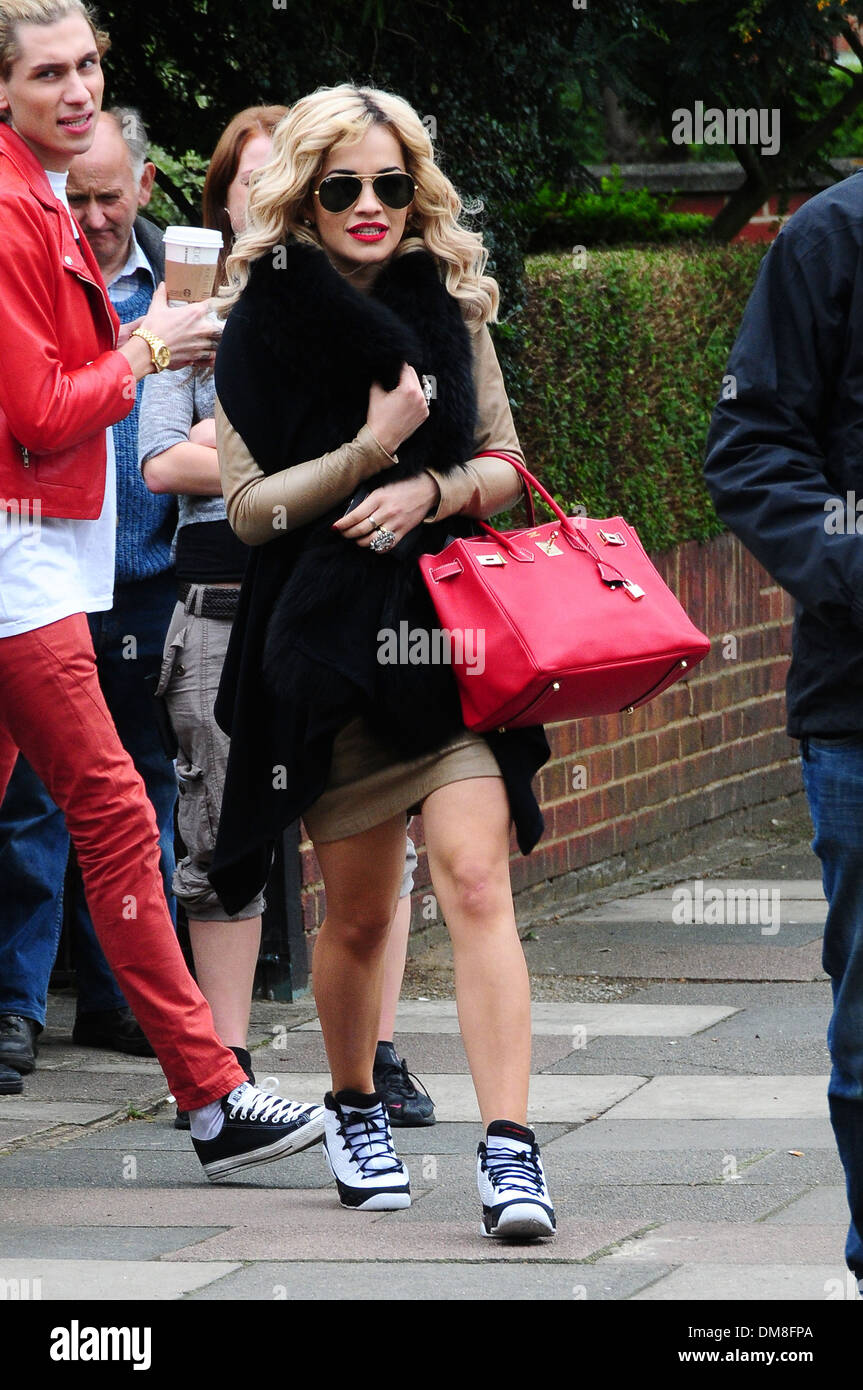 Rita ora sulla posizione imposta per BBC Radio una nuova prima colazione spettacolo con Nick Grimshaw Londra Inghilterra - 30.08.12 Foto Stock