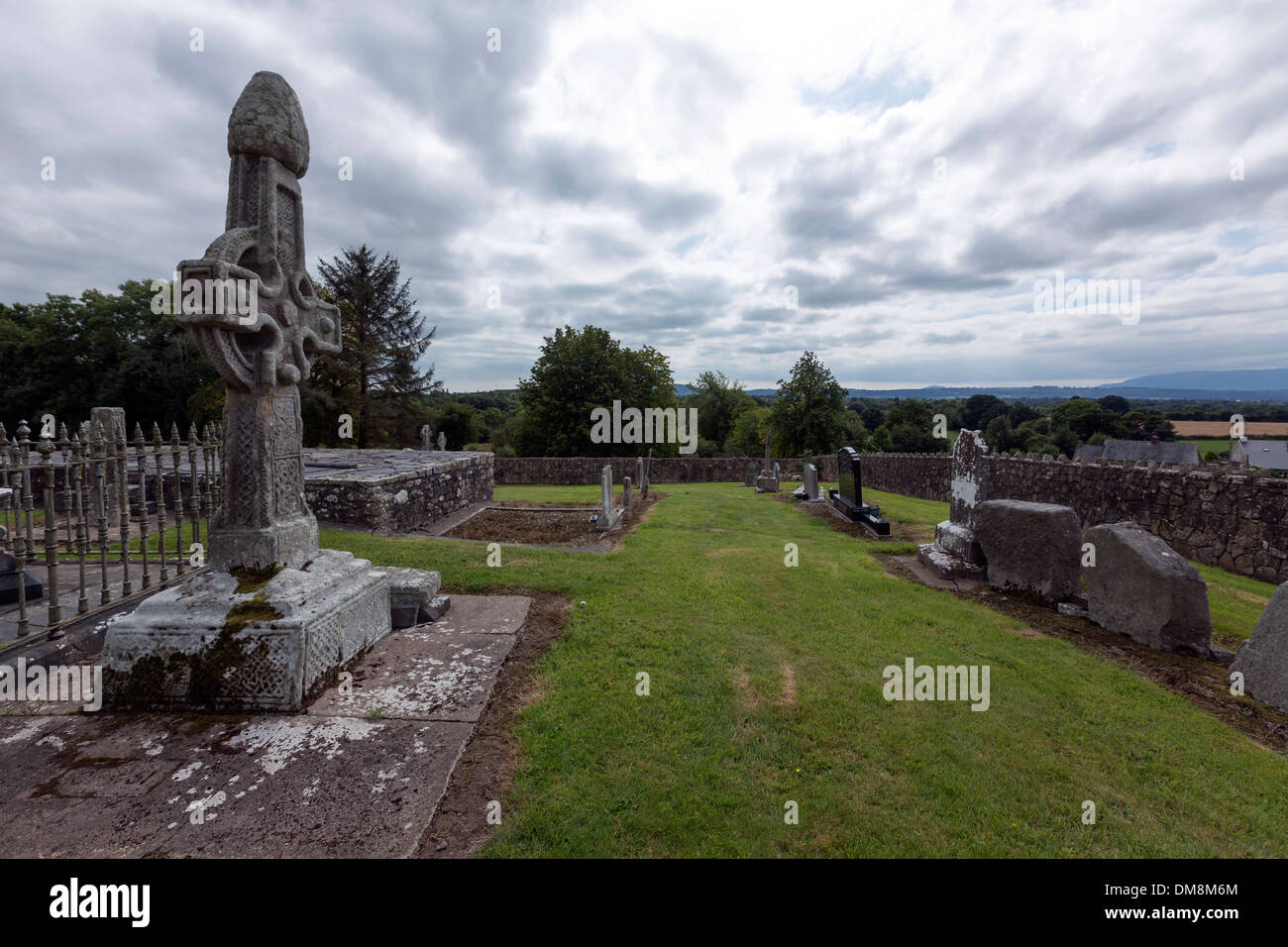 Kilkieran West Cross, Western faccia con il cappello conico. Foto Stock