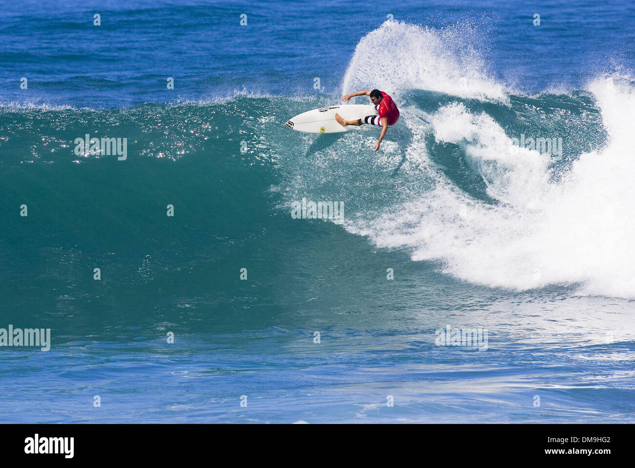 Nov 28, 2005; Sunset Beach, Oahu, Hawaii, USA; ASP WCT mondiale il numero 11 JOEL PARKINSON (Coolangatta, Gold Coast, Aus) è stato inarrestabile nel suo turno di calore 64 contro Ian Walsh (Haw), Pablo Paulino (Bra) e Daniel Ross (Aus) presso l'O'Neill World Cup a Sunset Beach, Hawaii oggi. ParkinsonÕs forte vittoria lo ha visto comodamente in anticipo per il round di 32, eliminando Paulino e Ross Foto Stock