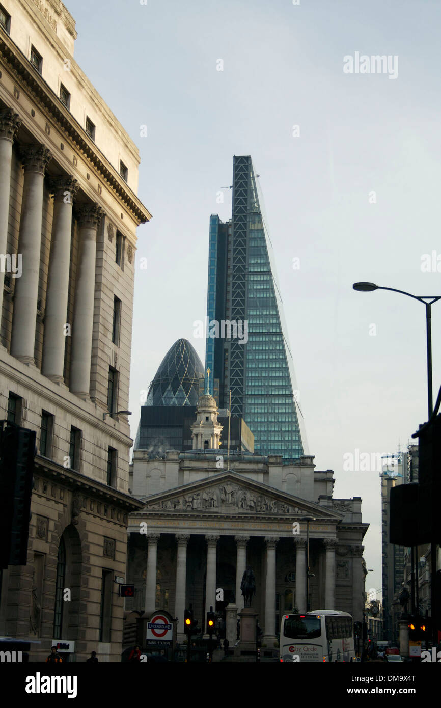 La città di Londra, che mostra il Royal Exchange, Cheesegrater, cetriolino Foto Stock
