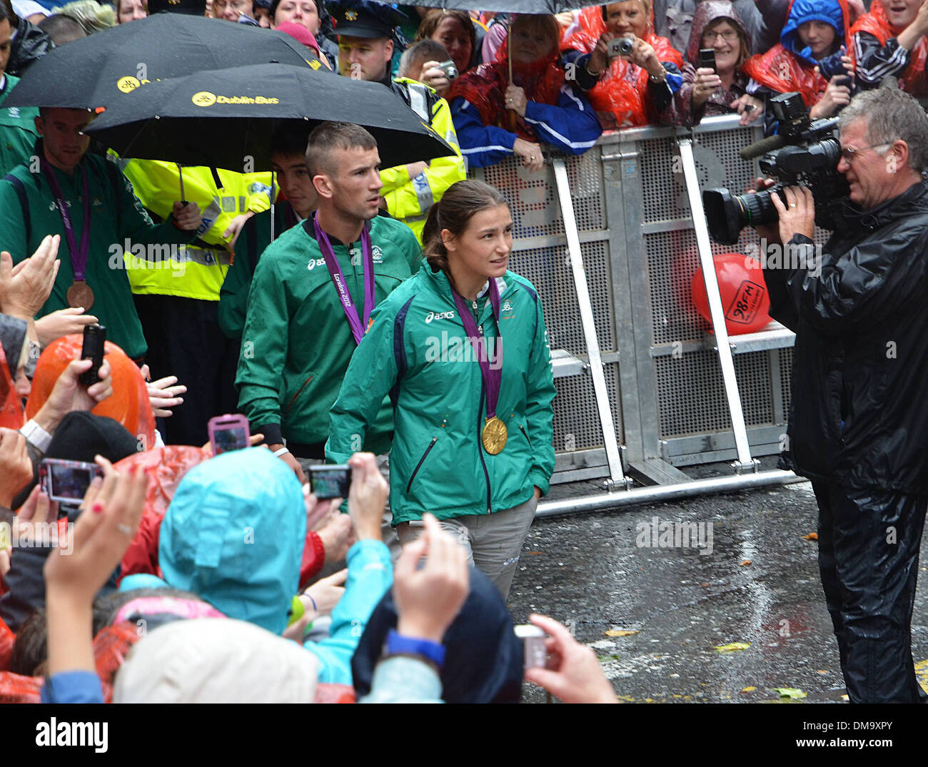 Katie Taylor e Irish 2012 Olympic Boxing Team un civic reception è tenuto per irlandese team olimpico su Dawson Street per celebrare Foto Stock