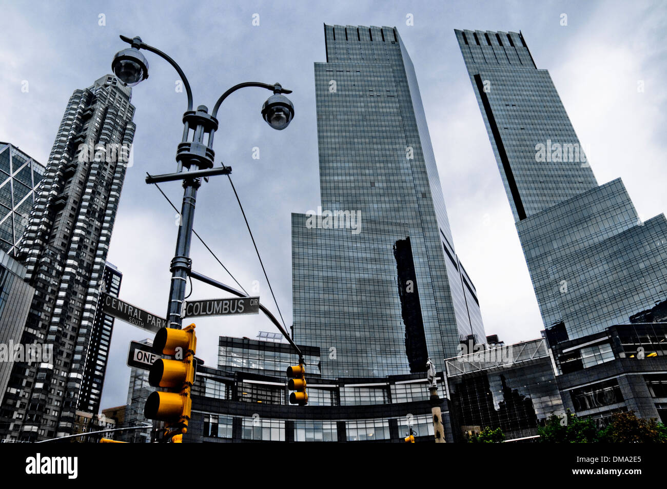 La Warner Bros edifici all'angolo del Central Park di New York City Foto Stock