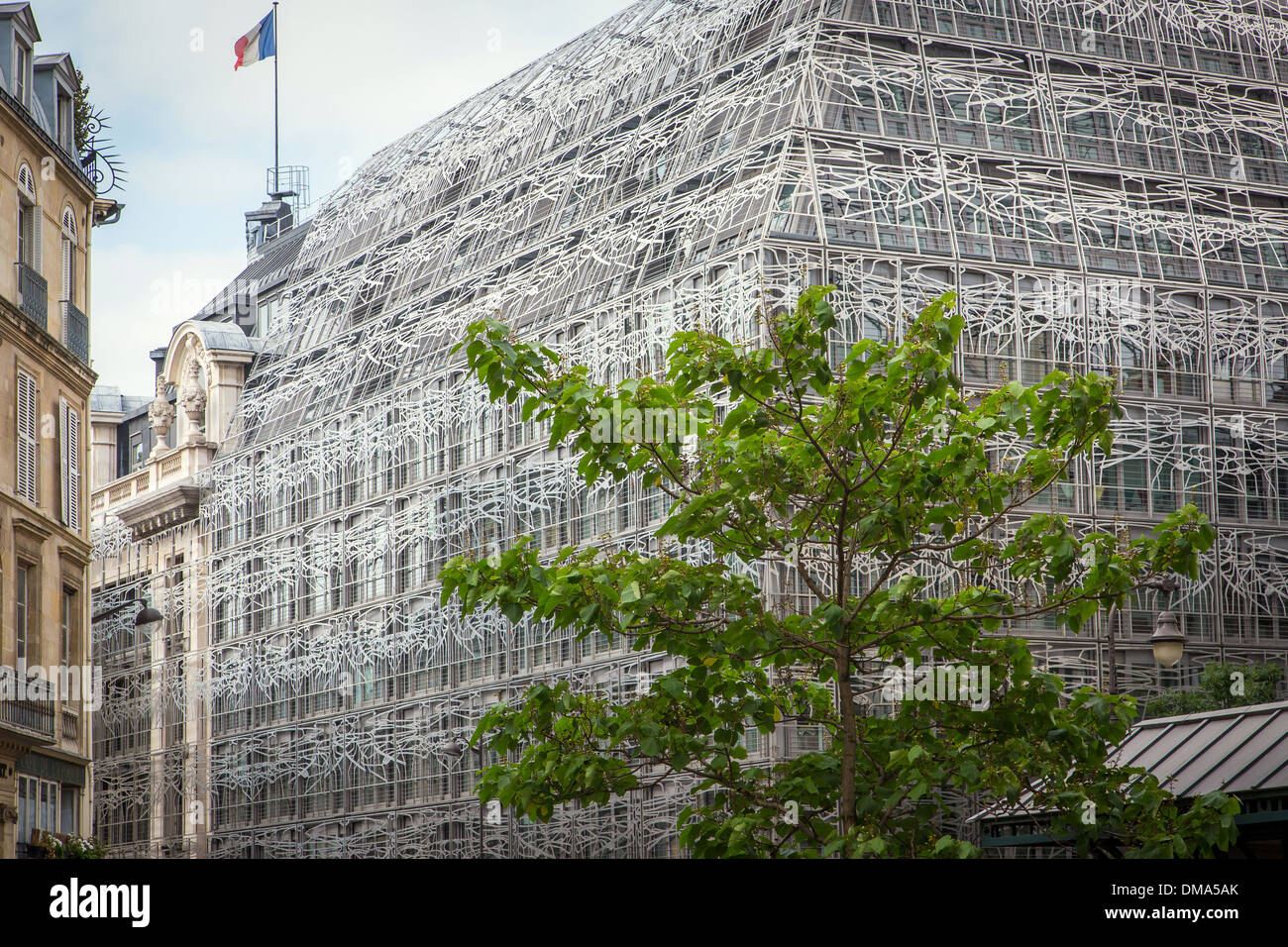 La FACCIATA DELLA MAGLIA IN ACCIAIO INOX DA FRANCIS SOLER, Bons Enfants Isle, rue de la Croix des Petits Champs, PARIS (75), Francia Foto Stock