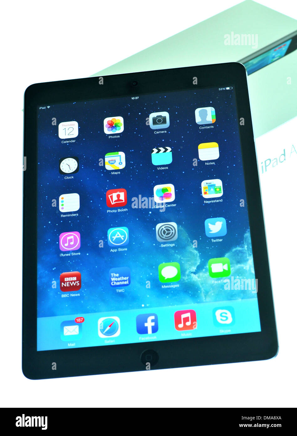 London, Regno Unito - 1 Novembre 2013: Apple Inc. rilascia il nuovo iPad aria, la quinta generazione di iPad computer tablet. Foto Stock