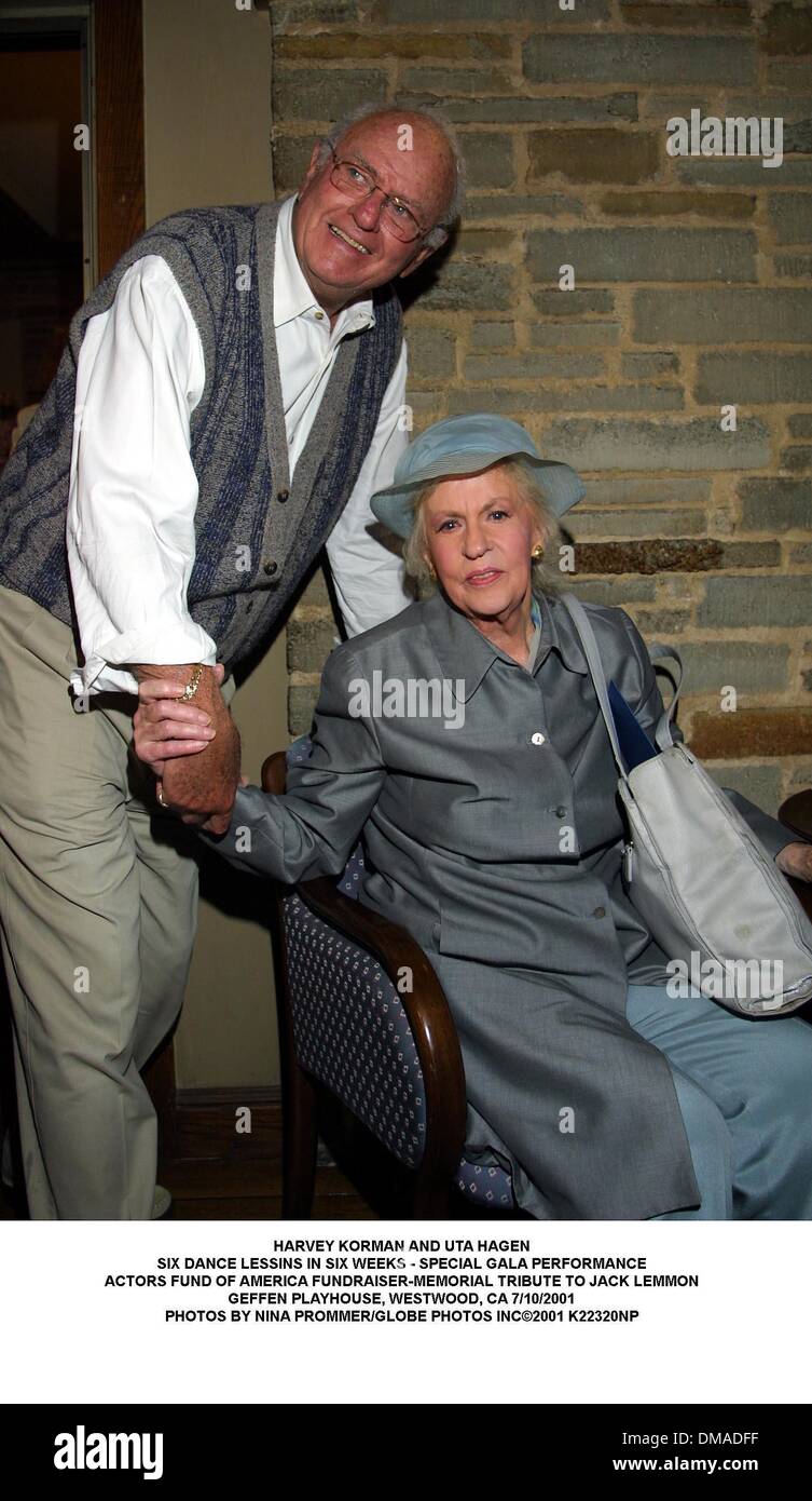 Luglio 11, 2001 - HARVEY KORMAN E UTA HAGEN.SEI LESSINS DANZA IN SEI SETTIMANE - speciale spettacolo gala.ATTORI FUND OF AMERICA FUNDRAISER-MEMORIAL OMAGGIO A JACK LEMMON.GEFFEN PLAYHOUSE, Westwood, CA 7/10/2001. NINA PROMMER/ 2001 K22320NP(Immagine di credito: © Globo foto/ZUMAPRESS.com) Foto Stock