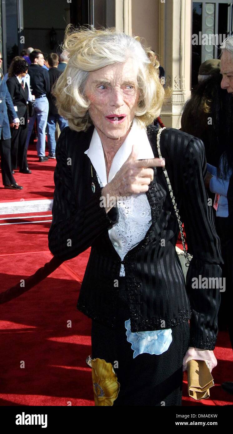 Mar 16, 2002 - Los Angeles, California, Stati Uniti d'America - EUNICE SHRIVER..20ESIMO ANNIVERSARIO VERSIONE DI E.T..L'Extra Terrestrial - PREMIERE.Shrine Auditorium, Los Angeles, CA.marzo 16, 2002. NINA PROMMER/ 2002 K24391NP(Immagine di credito: © Globo foto/ZUMAPRESS.com) Foto Stock