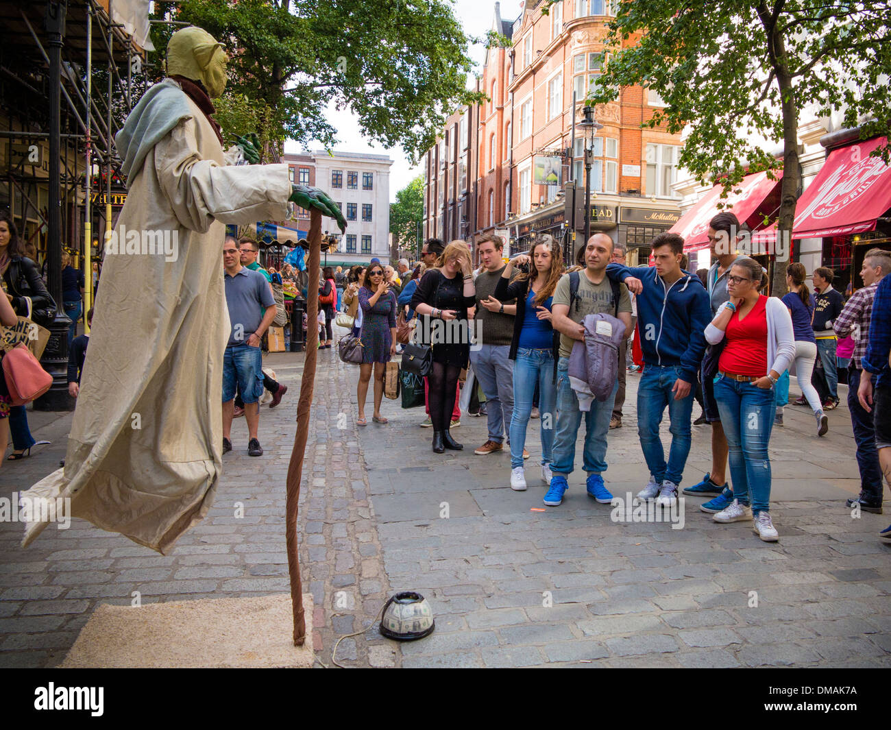 Street performer, Covent Garden di Londra, Regno Unito Foto Stock
