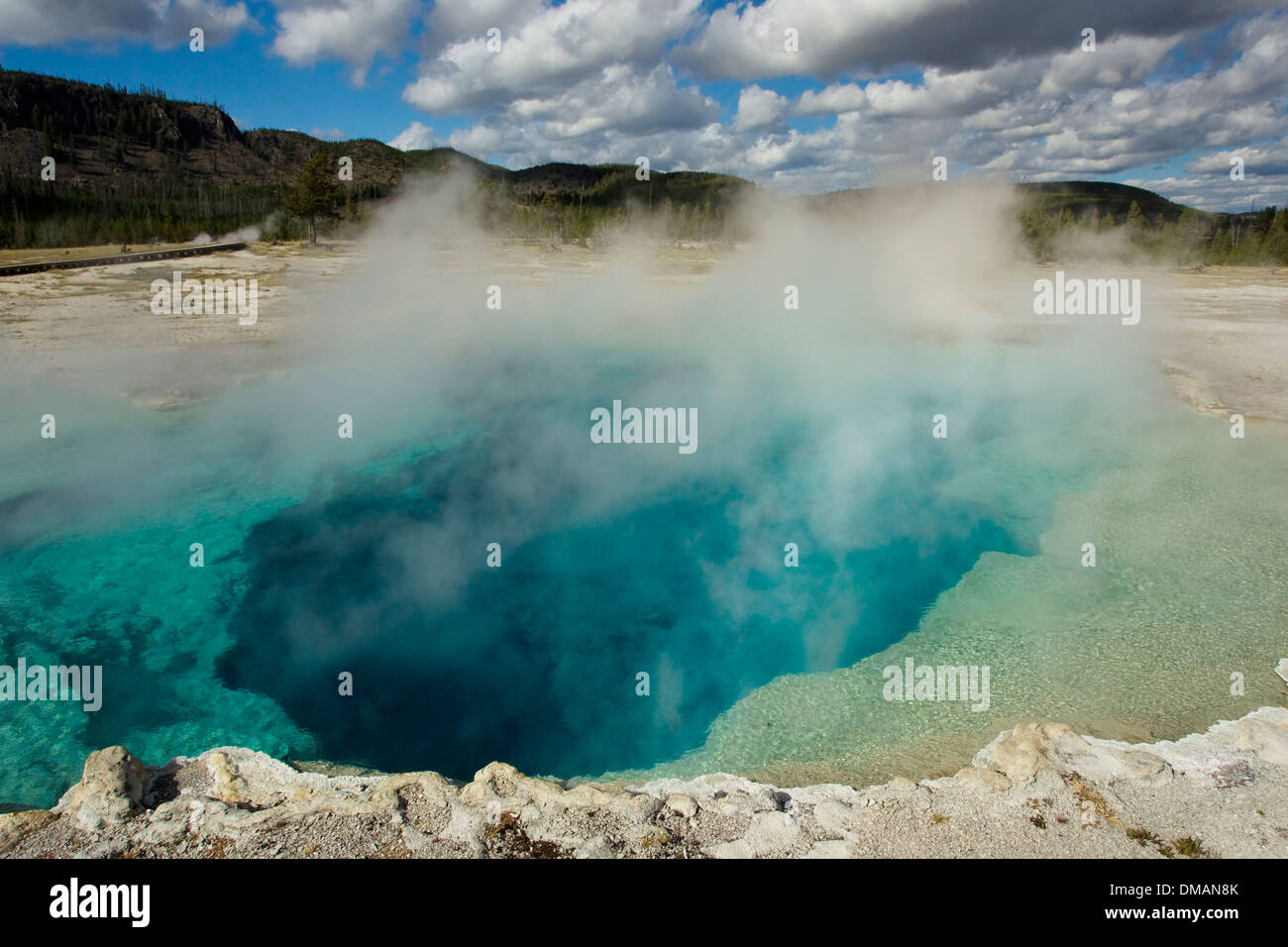 Sapphire Pool Biscuit Basin Parco Nazionale di Yellowstone Wyoming. USA LA006723 Foto Stock