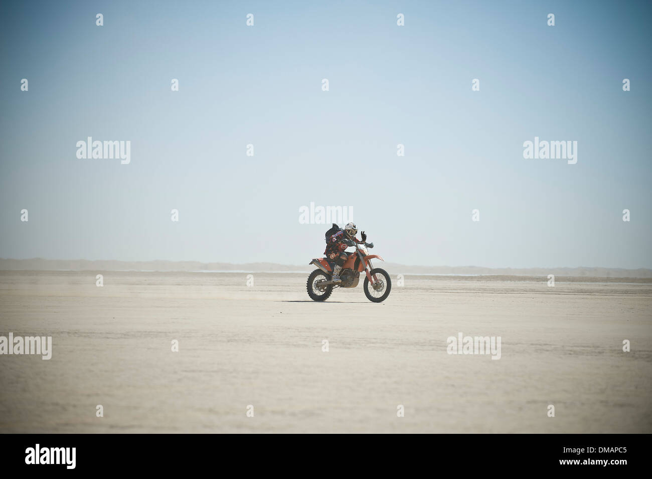Motociclo gara Endurance, Lago Iriki, il Deserto del Sahara in Marocco Foto Stock