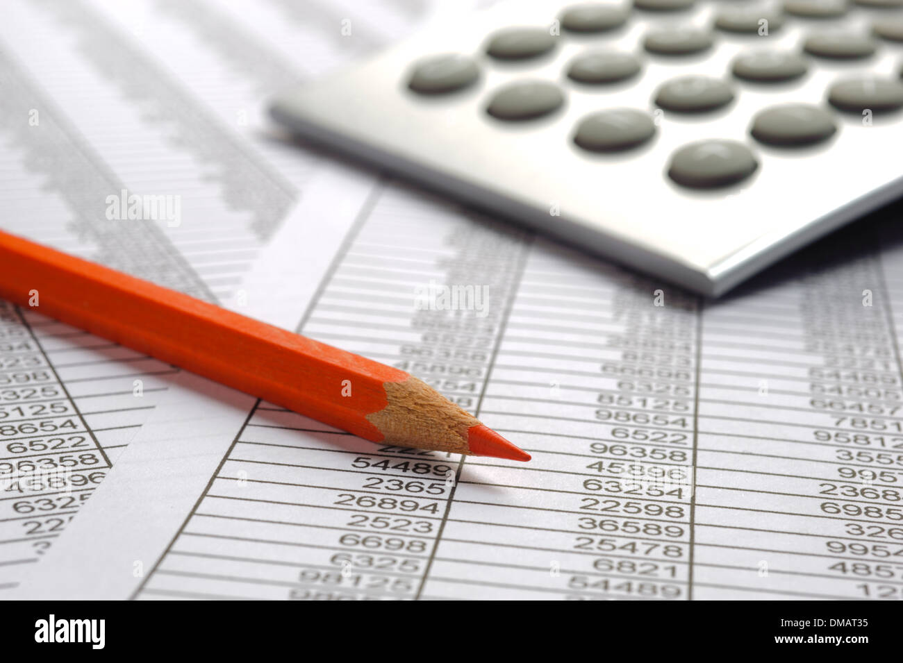 Finanza aziendale grafico con dati e penna Foto Stock