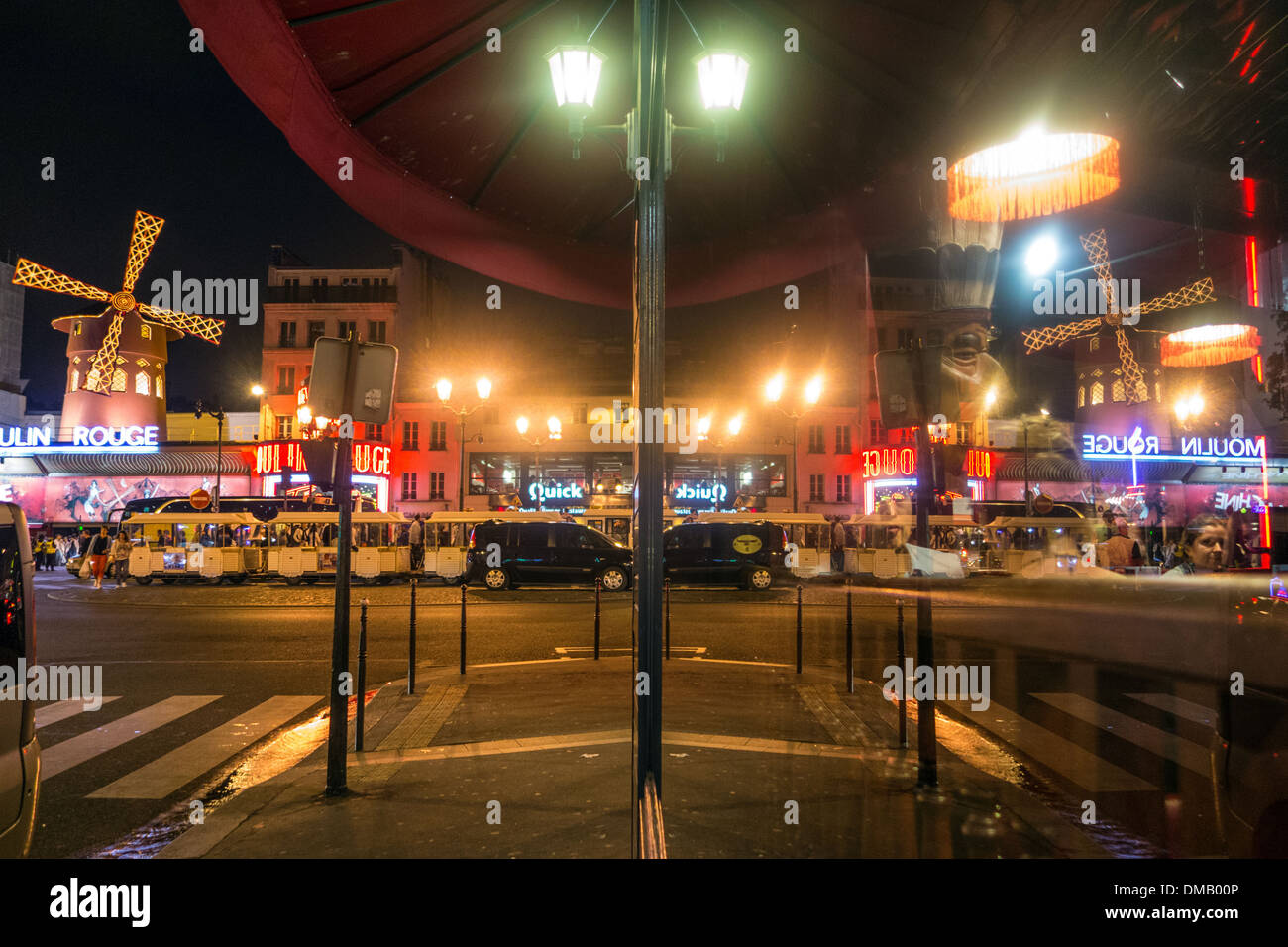 MOULIN ROUGE, notte ambiance, Place Blanche, BOULEVARD DE CLICHY, PARIS (75), Francia Foto Stock