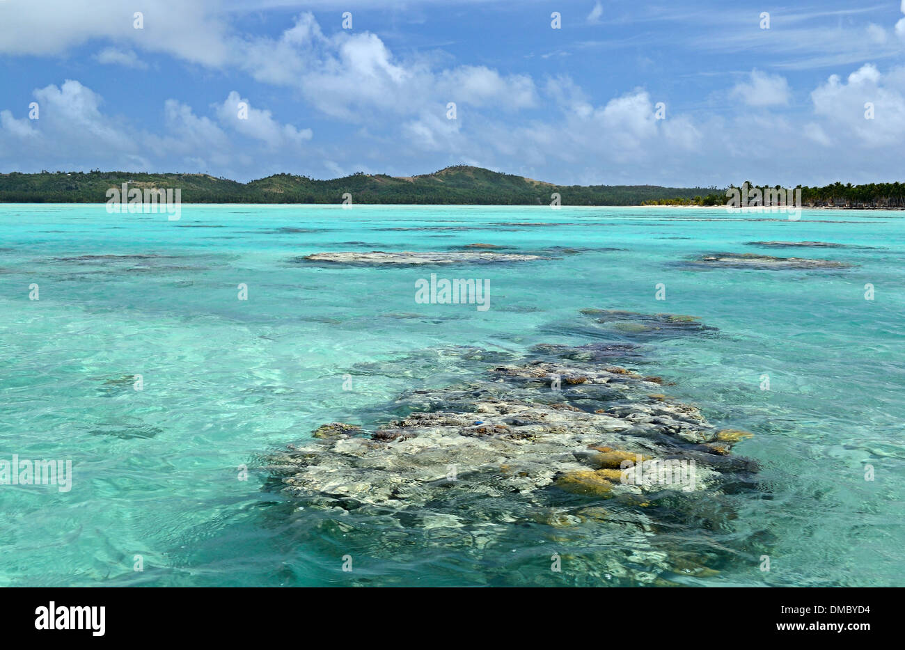 La Colorata Laguna Aitutaki Individuato Dalla Barriera Corallina Nel Mezzo Dell Oceano Pacifico Del Sud Atollo Di Aitutaki Isole Cook Foto Stock Alamy