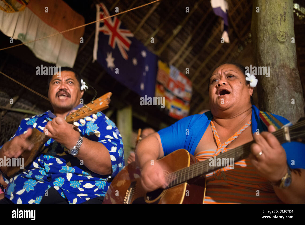 Atiu Island. Isole Cook. Polinesia. Oceano Pacifico del sud. Balli e danze polinesiane organizzato presso Hotel Villas Atiu Atiu islan Foto Stock