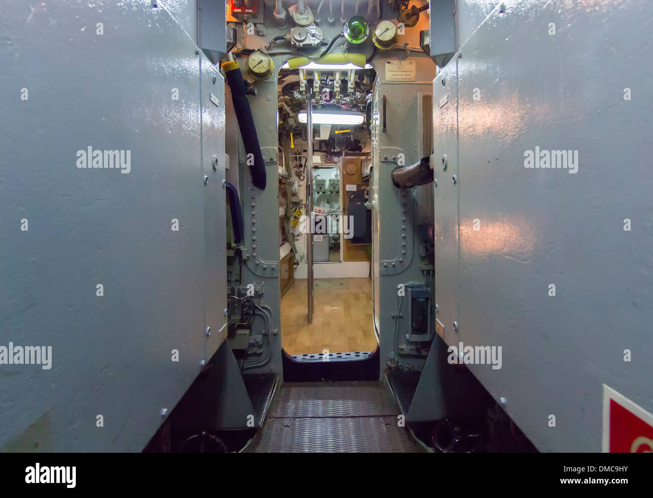 Stretto corridoio di antiche sommergibile Foto Stock