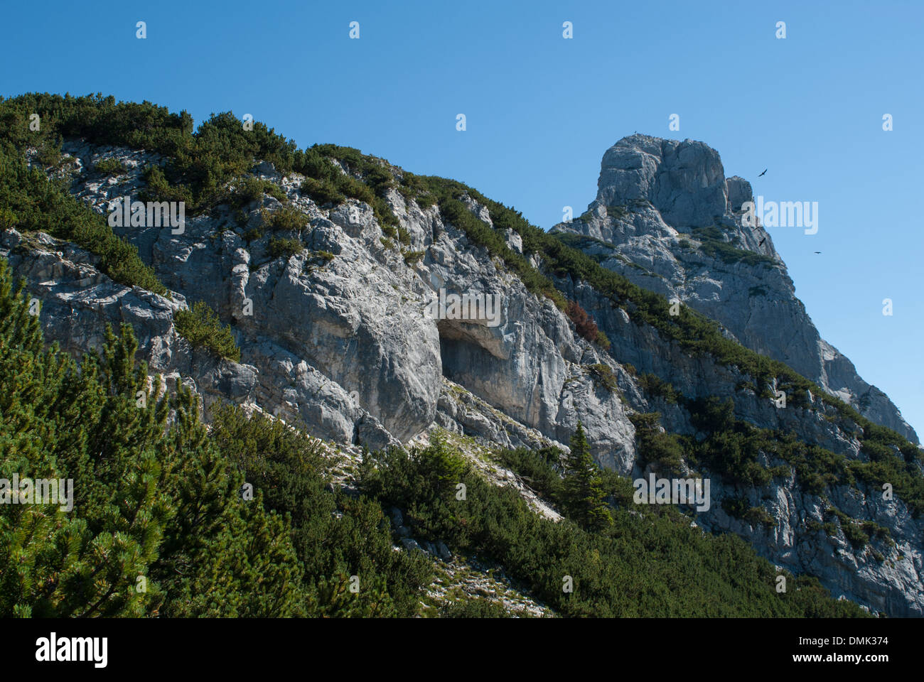 Arnplattenspitze è una vetta delle Alpi, che offre vedute panoramiche dal lato sud-ovest. È una destinazione popolare per gli escursionisti e gli alpinisti, conosciuta per il suo terreno accidentato e le viste panoramiche. Foto Stock