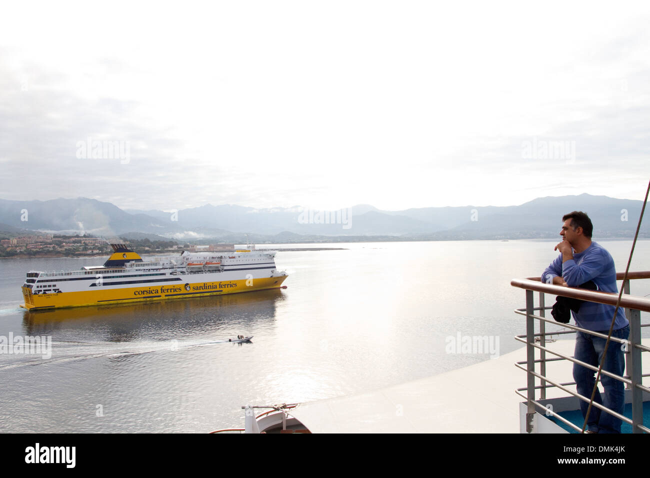 La M/V Mega Express quattro partenze Ajaccio. Foto Stock