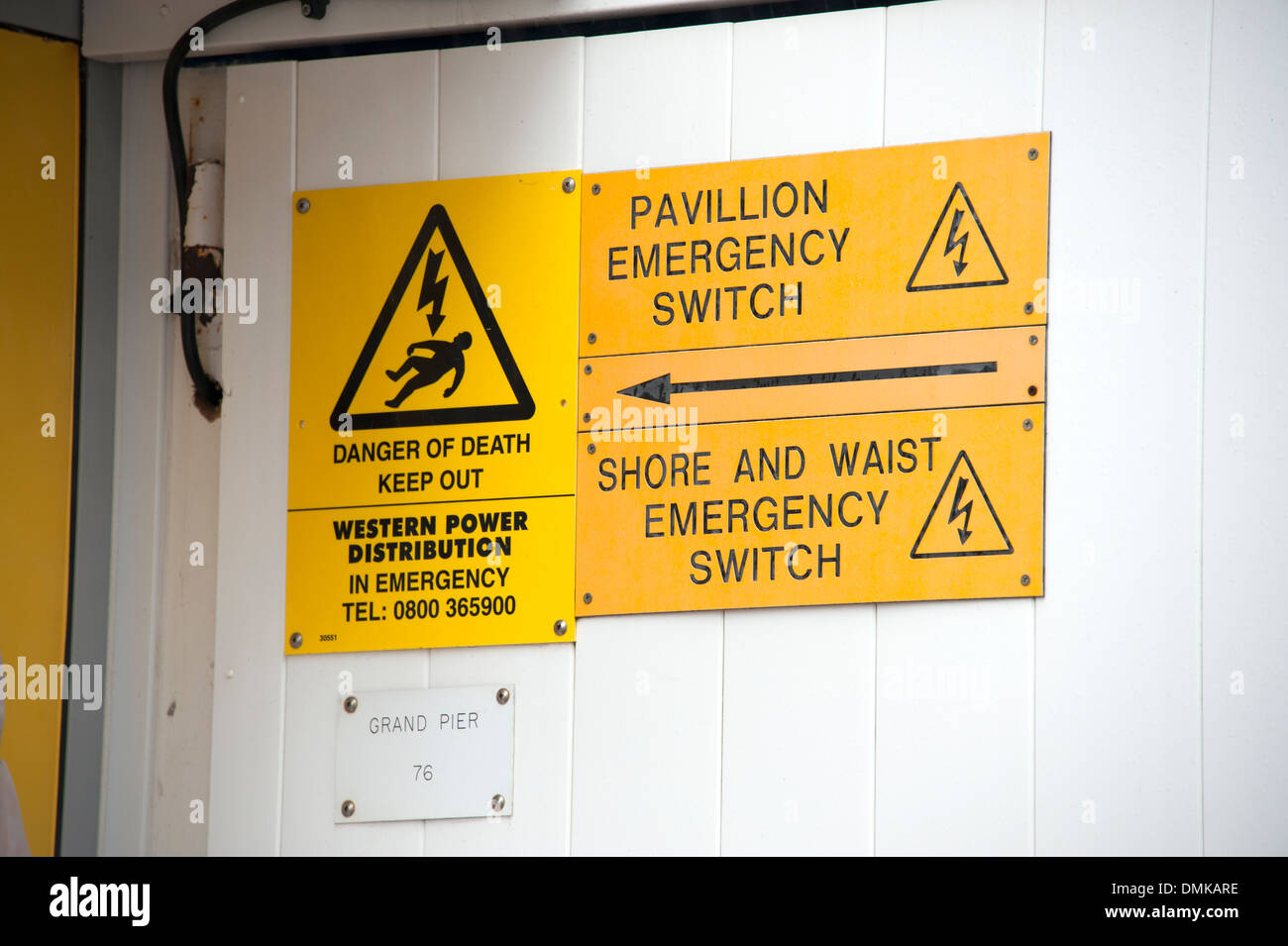 Energia elettrica ad alta tensione interruttore di emergenza pericolo Foto Stock