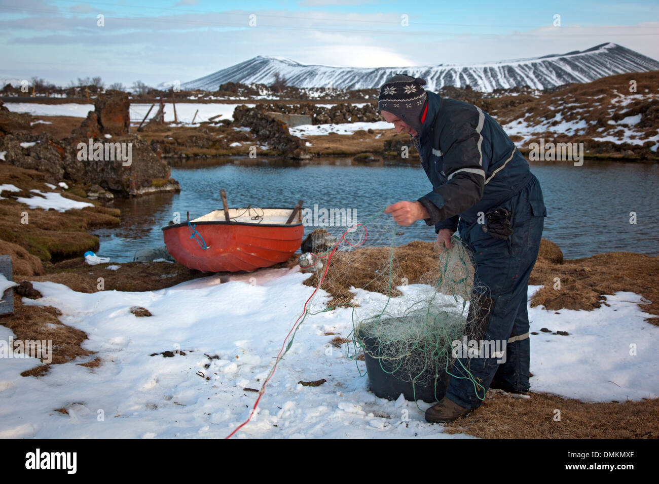 TROUT FISHER sul Lago Myvatn, Nord Islanda, EUROPA Foto Stock