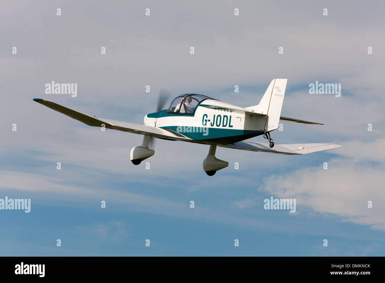 Uno "Jodel" DR1050-M eccellenza G-JODL in volo dopo il decollo da Breighton Airfield Foto Stock