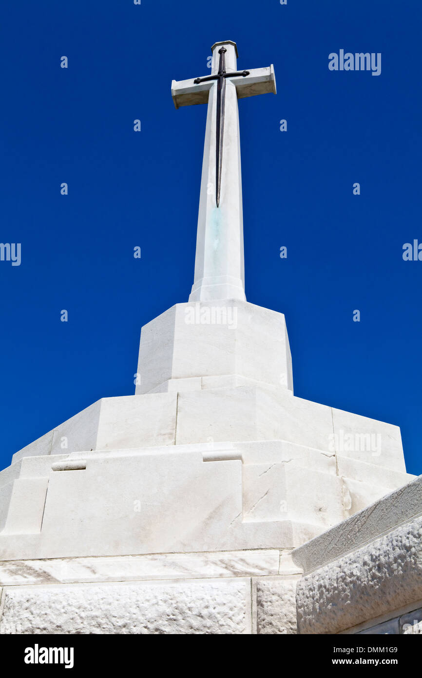 La Croce del sacrificio nel Tyne Cot cimitero, Ypres. Foto Stock