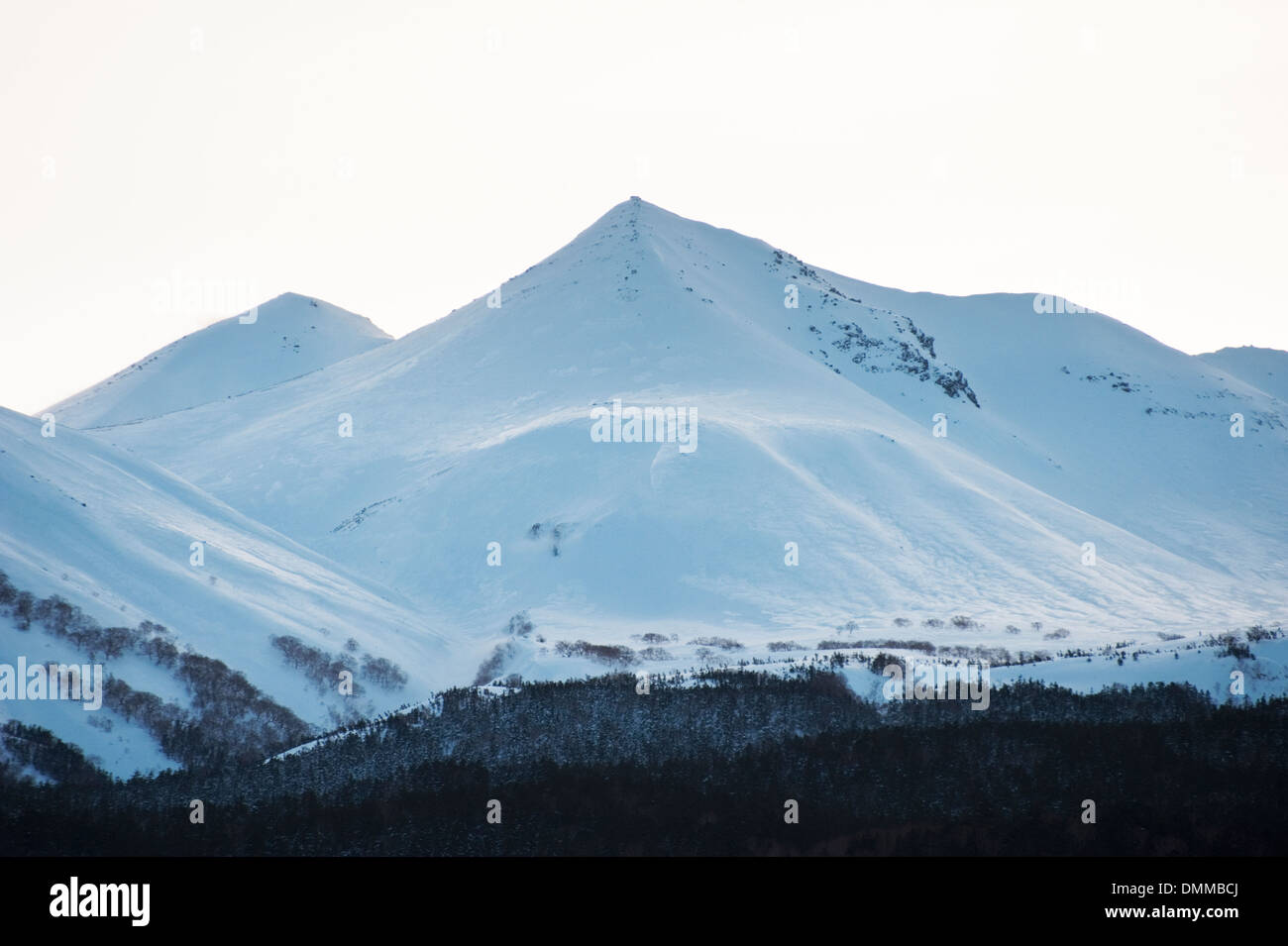 Il monte Norikura sotto la neve, Nagano, Giappone. Foto Stock