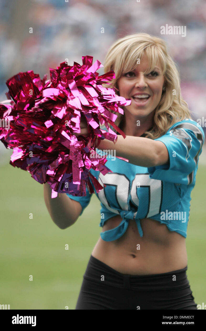 11 ottobre 2009: Il Carolina Panther cheerleaders, il Top Cats. Il Carolina Panthers sconfitto Washington Redskins 20-17 presso la Bank of America Stadium di Charlotte, North Carolina. (Credito Immagine: © Southcreek globale/ZUMApress.com) Foto Stock