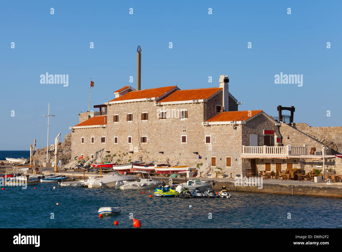 Antica fortezza Castello sul mare Adriatico costa, Montenegro Foto Stock