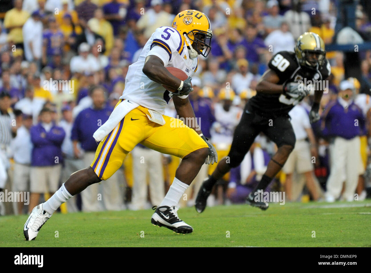 12 Settembre 2009: LSU running back, Keiland Williams, durante le notti di Sabato SEC match tra Vanderbilt Commodores e la LSU Tigers in Tiger Stadium. La LSU avrebbe vinto il gioco 23-9. (Credito Immagine: © Southcreek globale/ZUMApress.com) Foto Stock