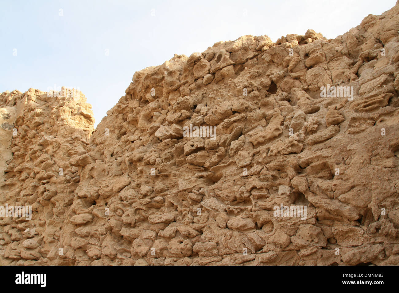 Una parete in Harireh antica città,Kish Island,Golfo Persico,l'Iran. Foto Stock
