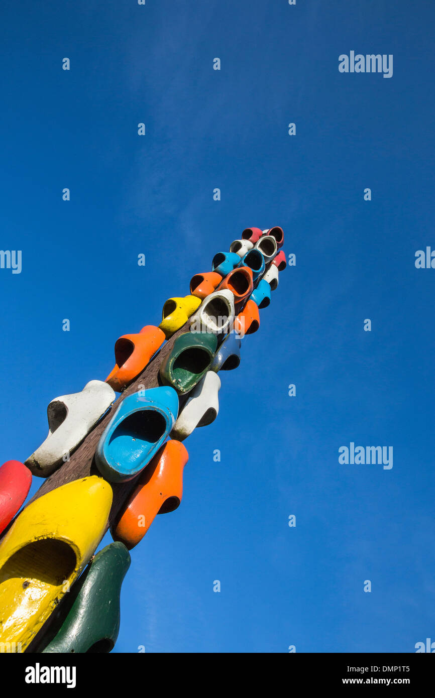 Paesi Bassi, Ankeveen, illustrazione fatta di zoccoli di legno Foto Stock