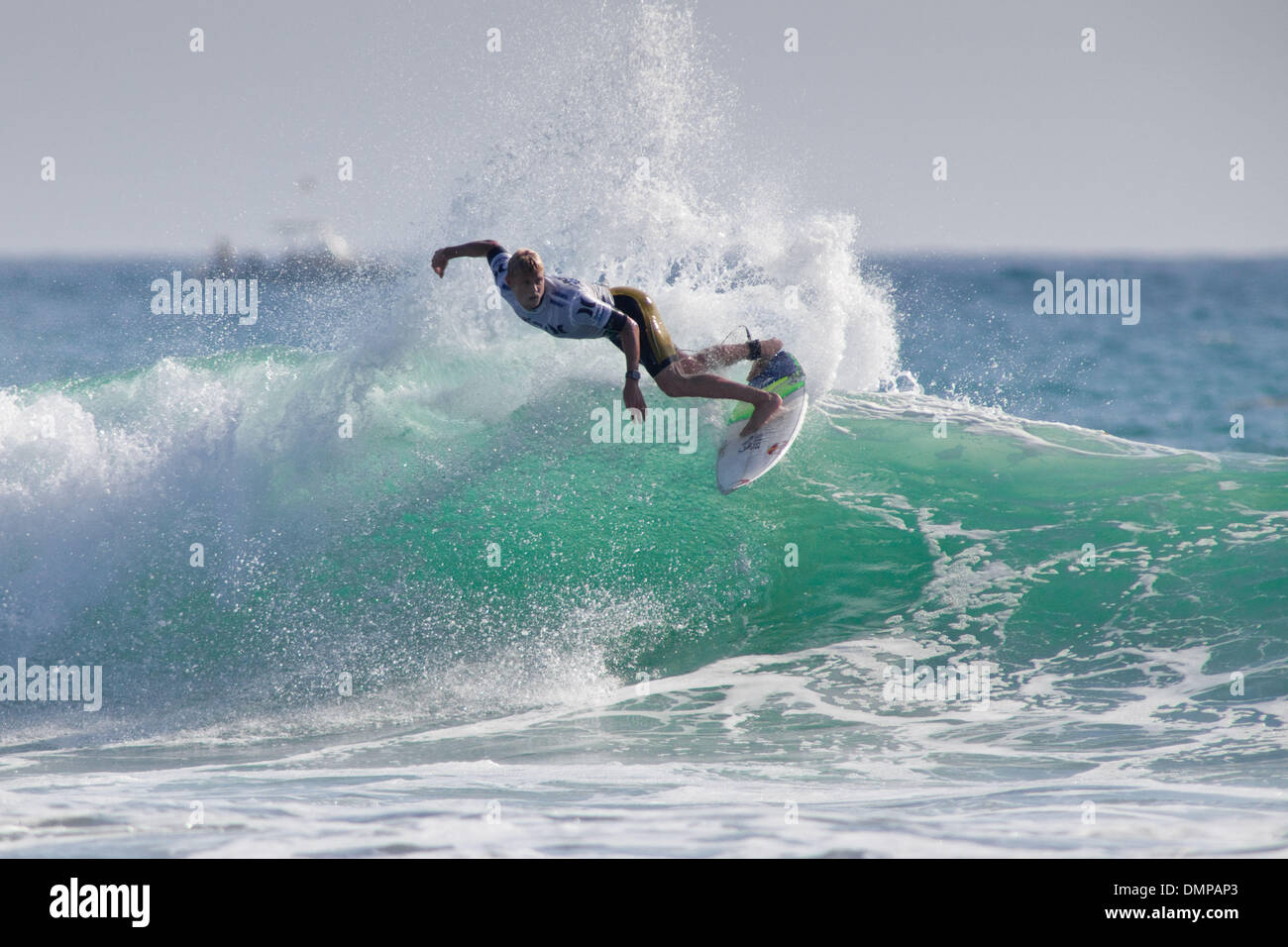 Sett. 19, 2009 - San Clemente, California, Stati Uniti - 19 Settembre 2009: Mick Fanning sul suo modo di vincere il 2009 Hurley Pro, tralicci ASP surf contest. (Credito Immagine: © Josh Cappella/Southcreek globale/ZUMApress.com) Foto Stock