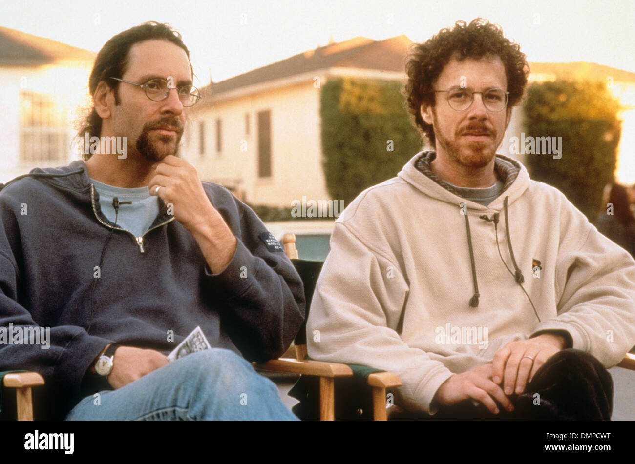 Fratelli COEN American film produttori Ethan a sinistra e Joel mentre le riprese il grande Lebowski nel 1998 Foto Stock