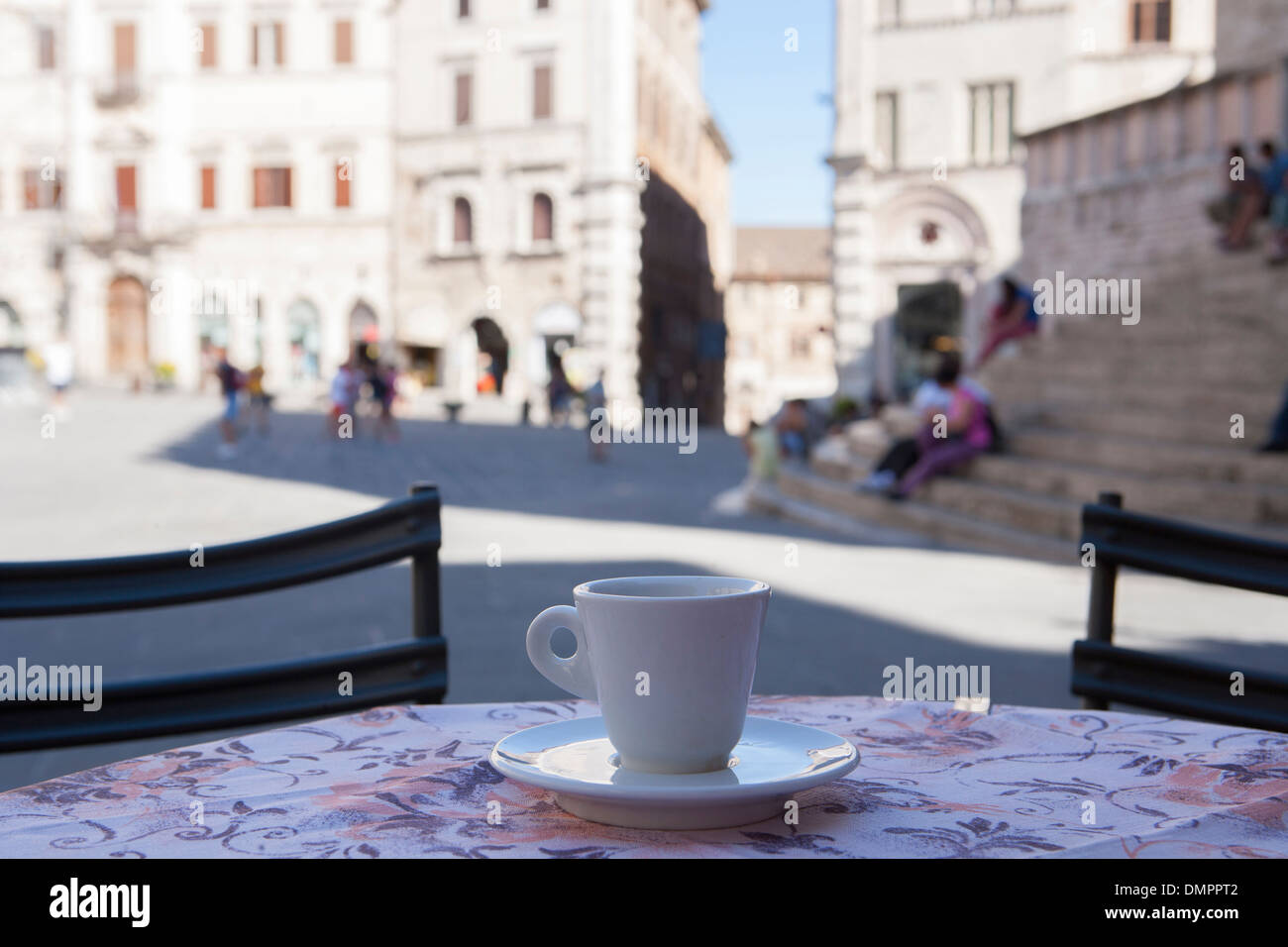 Tazza di caffè in italiano piazza, Perugia Foto Stock