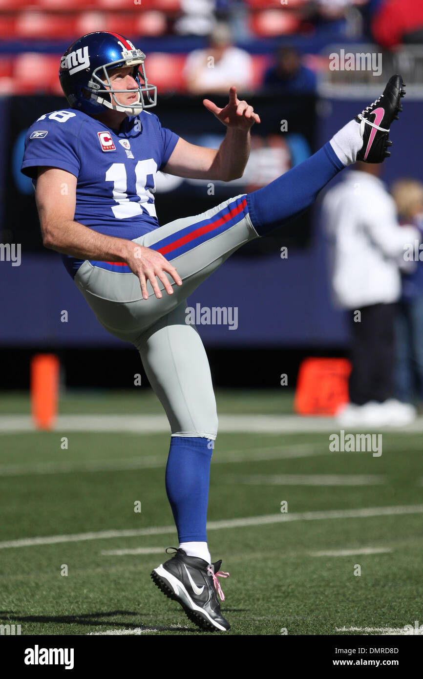 New York Giants #18 Jeff Feagles pratiche. New York Giants sconfitto Oakland Raiders 44-7 al Giants Stadium di Rutherford, New Jersey. (Credito Immagine: © Anthony Gruppuso/Southcreek globale/ZUMApress.com) Foto Stock