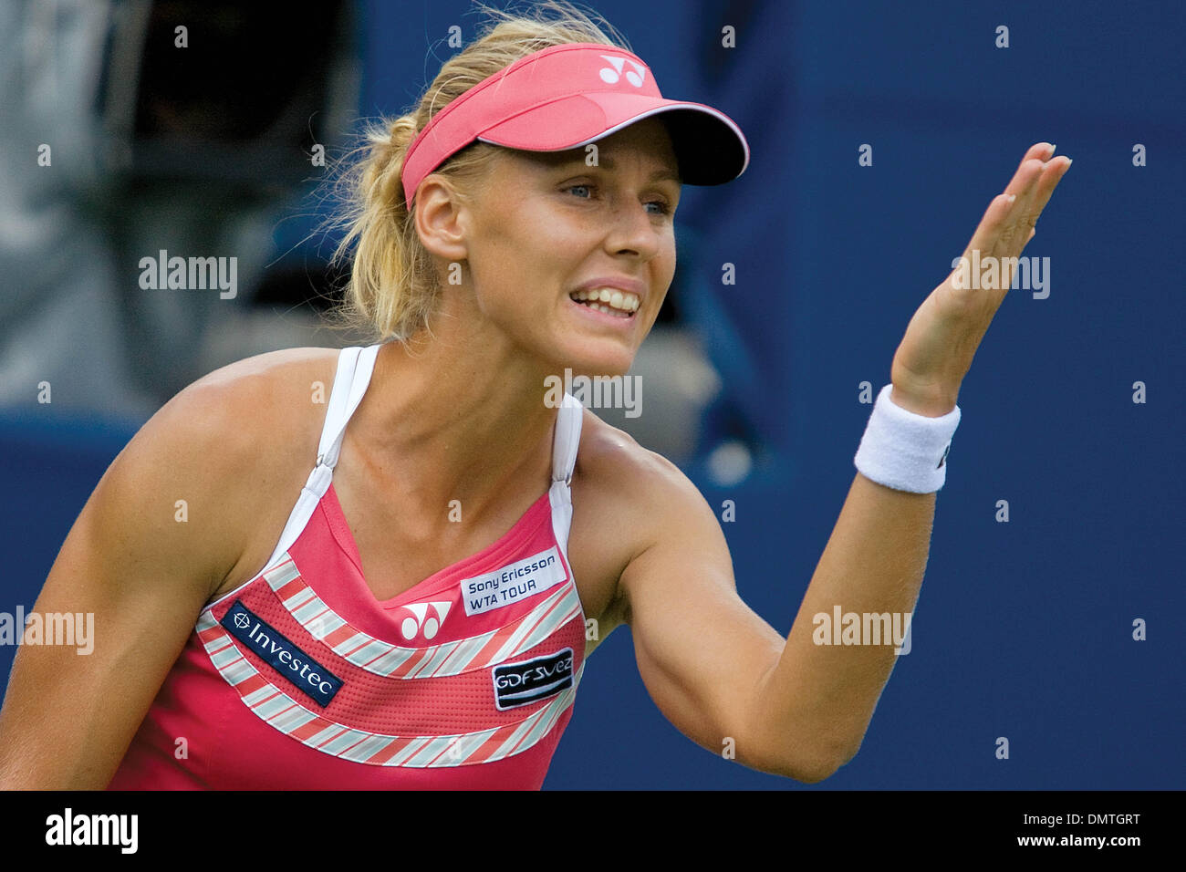 Elena Dementieva reagisce dopo aver perso un punto cruciale all'avversario Samantha STOSUR nel quarto round finale del Rogers Cup, centro Rexall, Toronto. Dementieva sconfitto Stosur in tre set, 6-7, 6-1, 6-3. (Credito Immagine: © Terry Ting/Southcreek globale/ZUMApress.com) Foto Stock