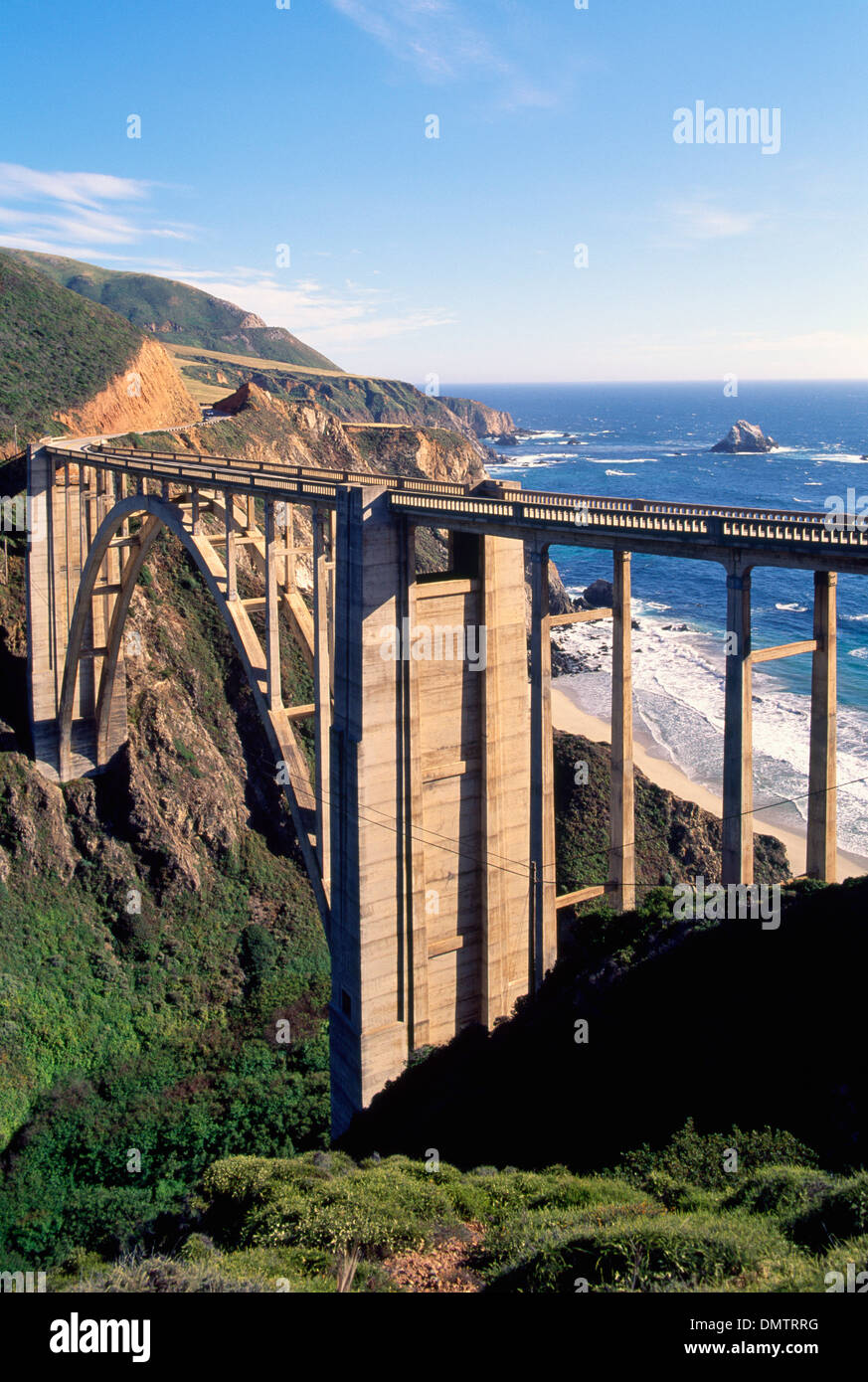 Bixby Creek Bridge e Pacific Coast Highway 1, Big Sur, California, Stati Uniti d'America - costa frastagliata lungo la West Coast Foto Stock