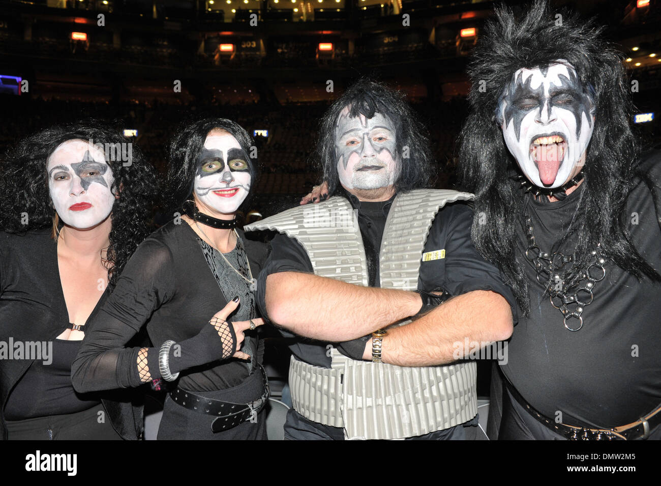 Ottobre 3, 2009 - Toronto, Ontario, Canada - 02 Ottobre 2009: Eric cantante di KISS esegue per un sold-out udienza durante le bande vivo 35 Tour presso la Air Canada Centre di Toronto, ON (credito Immagine: © Southcreek globale/ZUMApress.com) Foto Stock
