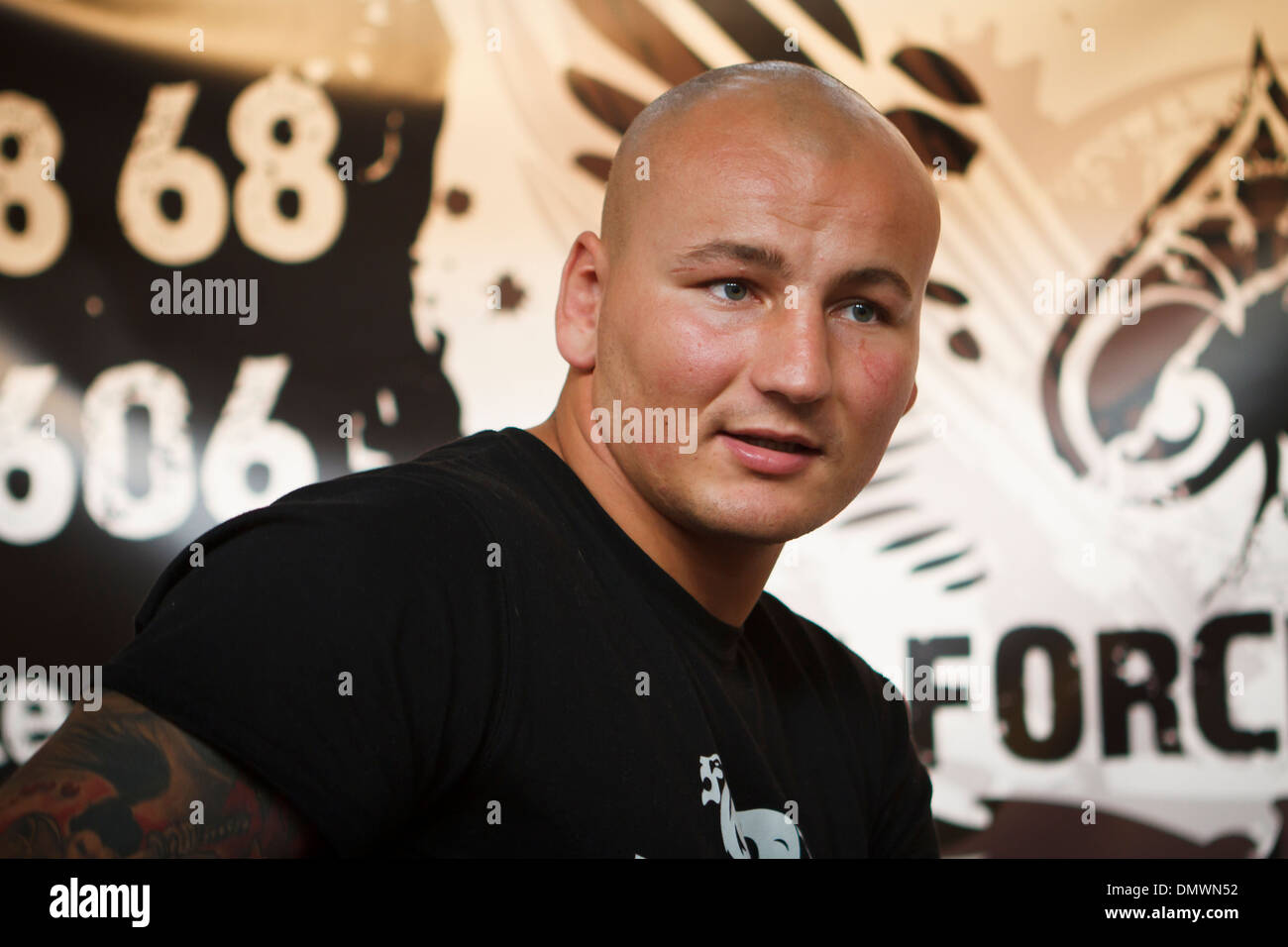 Ritratto di polacco di peso pesante boxer Artur Szpilka presi durante la Tattoo Convention 2013 a Katowice, Polonia. Foto Stock