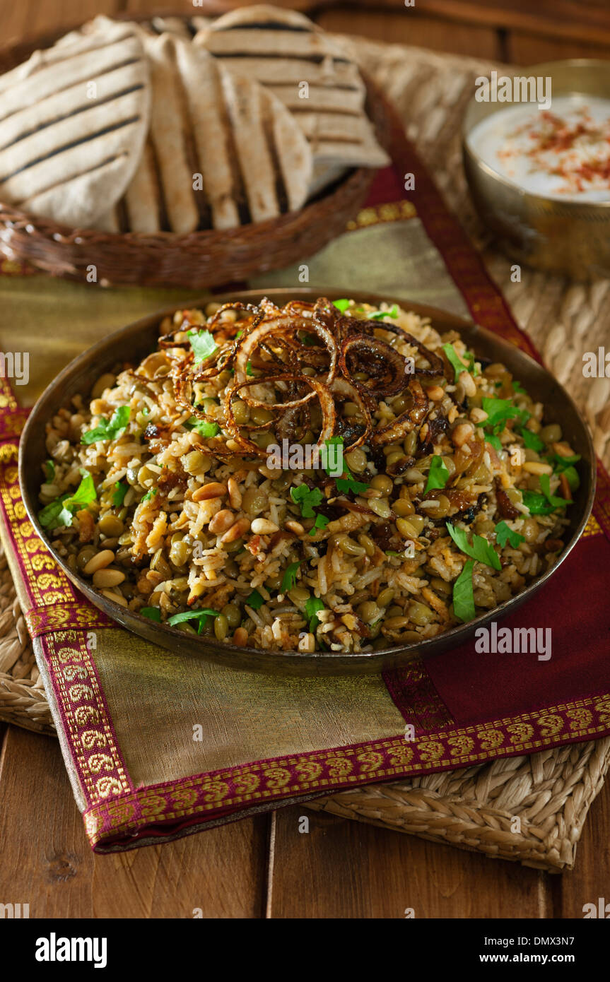 Mujadara. Riso e piatto di lenticchie. Medio Oriente il cibo Foto Stock