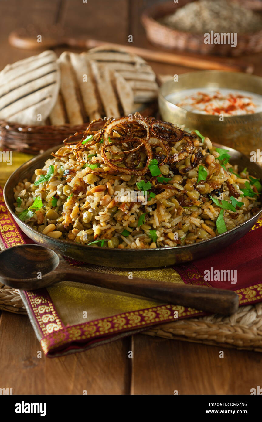 Mujadara. Riso e piatto di lenticchie. Medio Oriente il cibo Foto Stock
