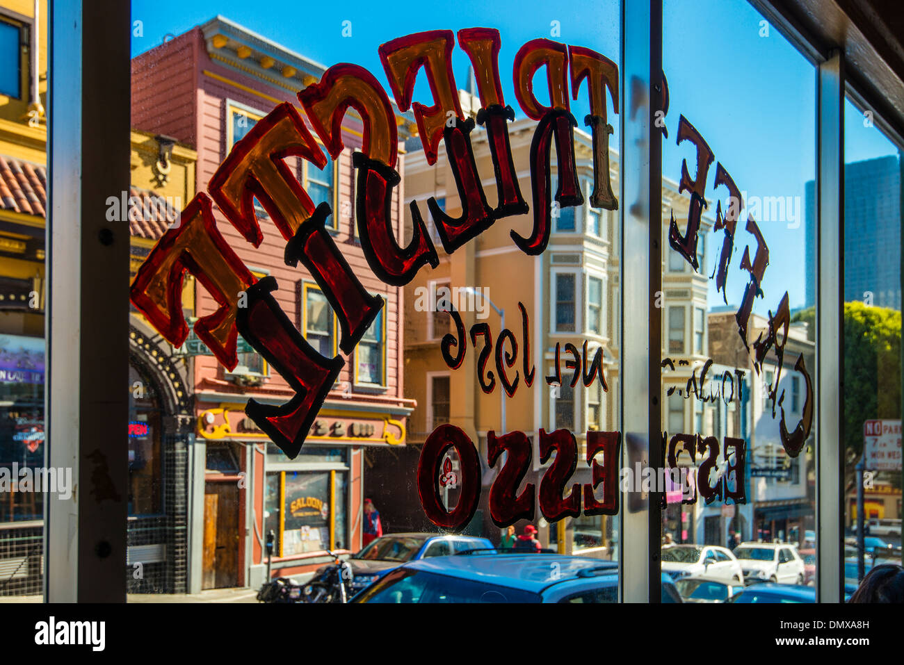 Café finestra del caffé storici di Trieste, North Beach quartiere di San Francisco, California, Stati Uniti d'America Foto Stock