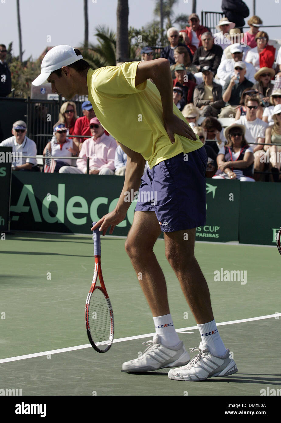 Feb 11, 2006; La Jolla, CA, Stati Uniti d'America; tennis: Victor HANESCU provenienti dalla Romania, feriti al 2006 Coppa Davis a La Jolla Beach e Tennis Club di La Jolla. Credito: foto da John Hardick/ZUMA premere. (©) Copyright 2006 da John Hardick Foto Stock