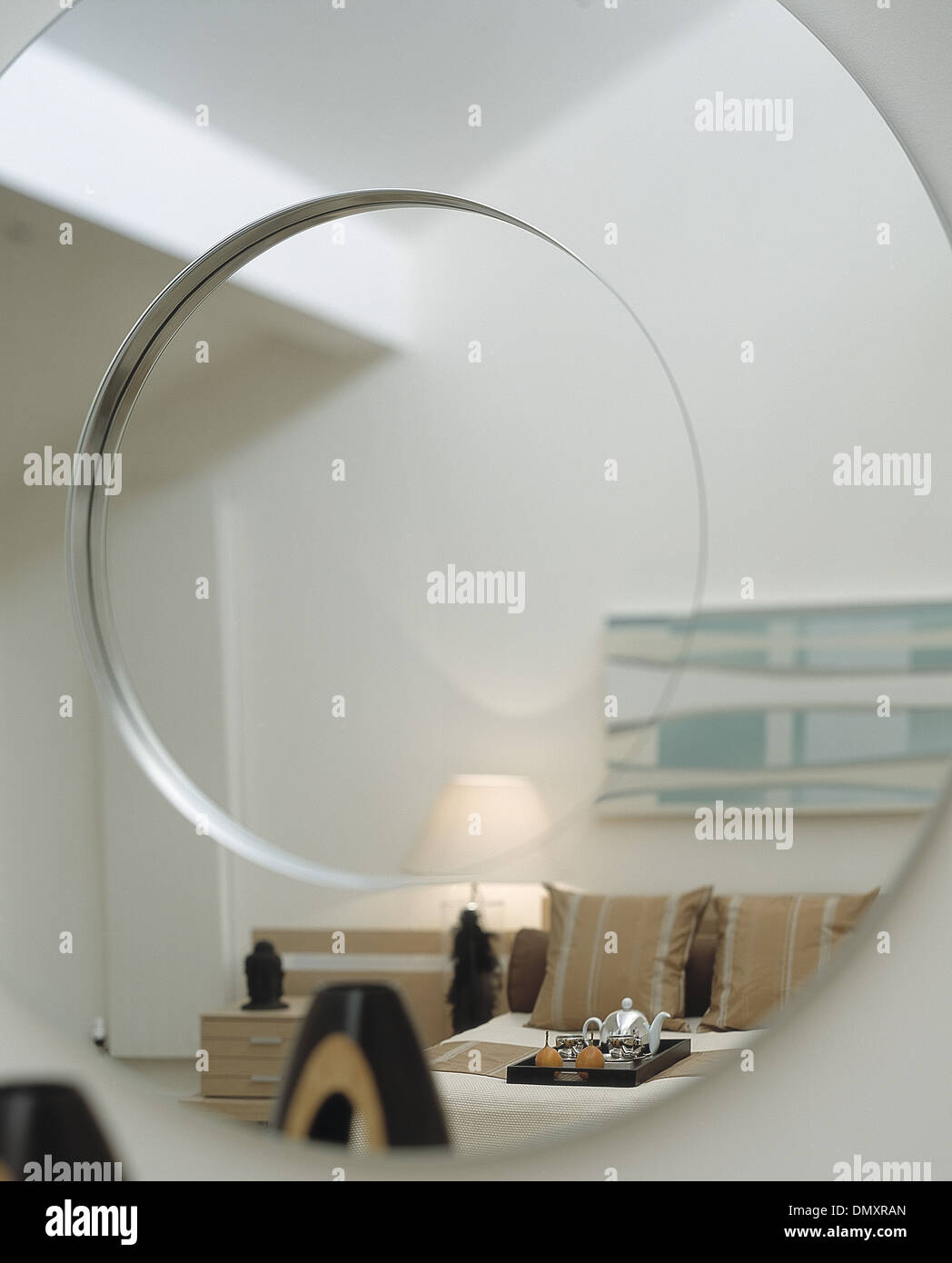 Vista riflessa della lounge. Foto Stock